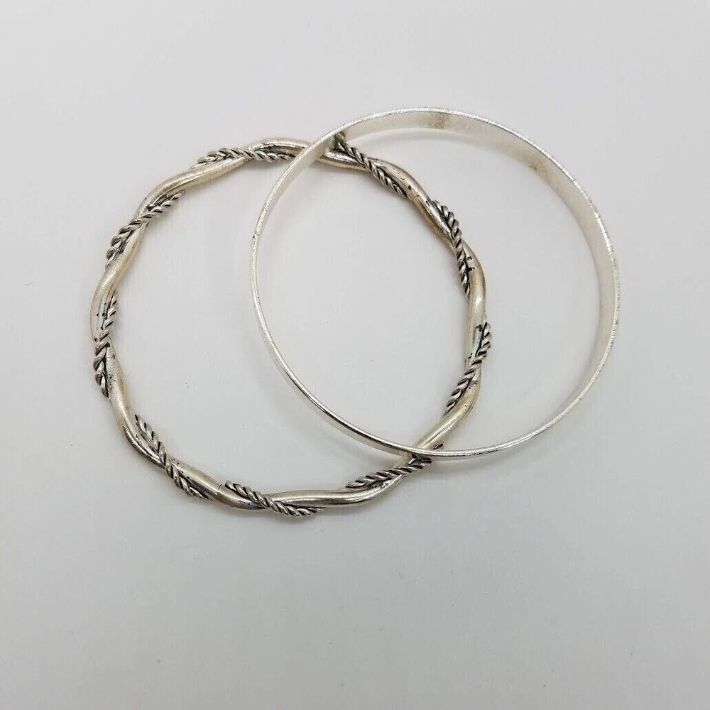 Fashion Silver Tone Bangle Bracelet Set Stackable Twisted Smooth Design‎ 2pc